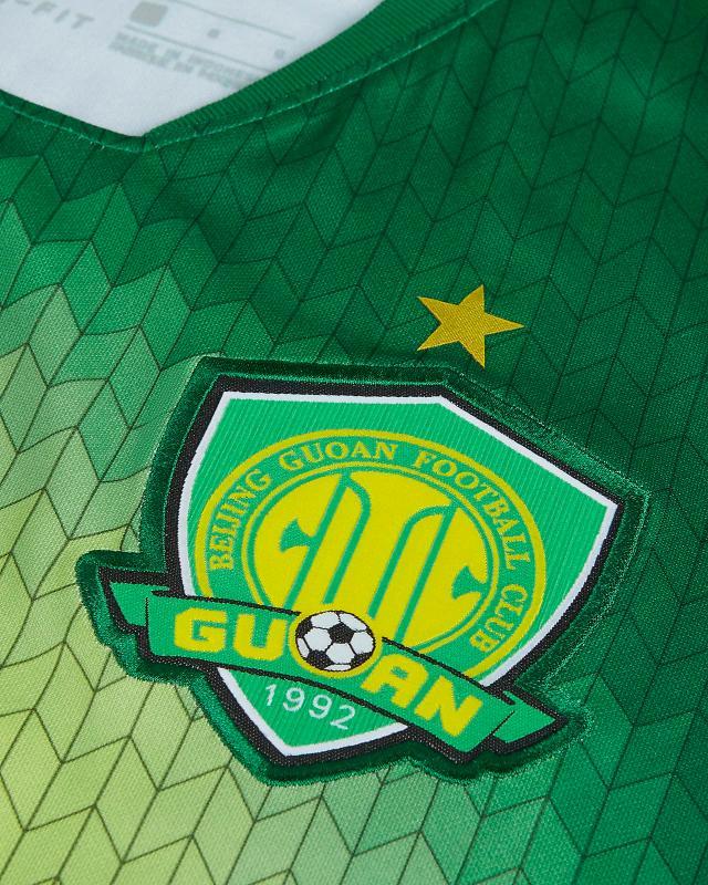 开云体育中国-有点像?国安新队徽1号候选VS美国奥兰多城队徽